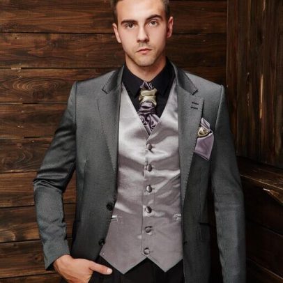 Классический серый мужской костюм. р.48, 52.