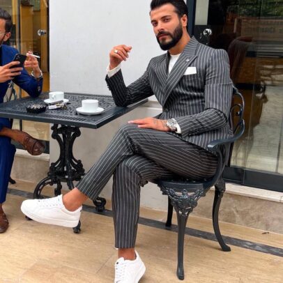 мужской костюм Темный графит в белую полоску